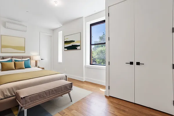 Rented by Skyhigh Realty NYC LLC | media 9