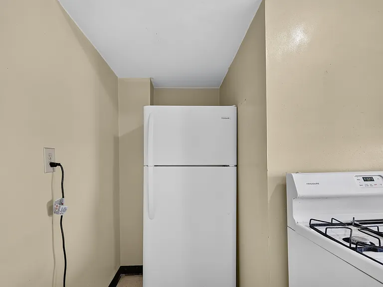 219 Park Ave #4 — Photo 14