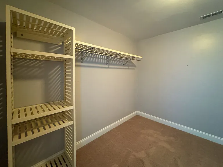 172 Huzzas Cir — Photo 24