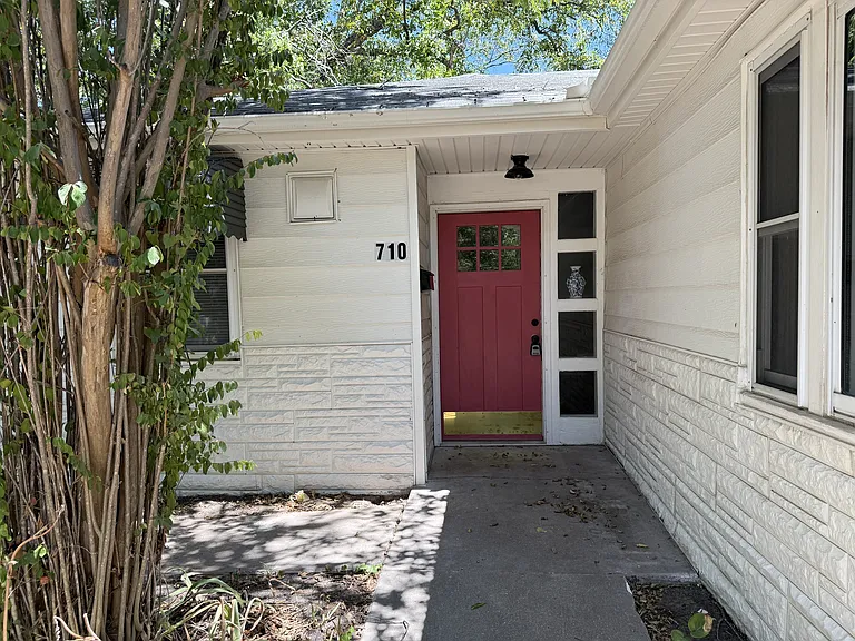 710 F St NW — Photo 24
