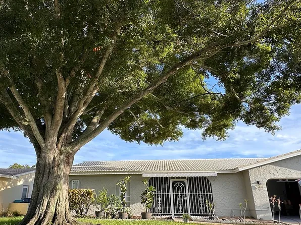 13178 88th Ave, Seminole, FL 33776