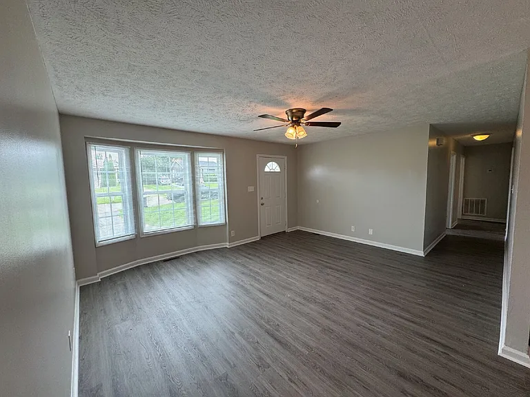 116 Grant Ave — Photo 3