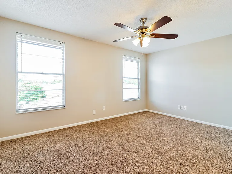 2825 Cedaridge Dr — Photo 12