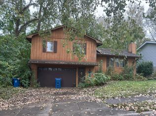 643 Mississippi Ter, Le Claire, IA 52753