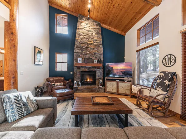 12326 Fairway Dr, Truckee, CA 96161