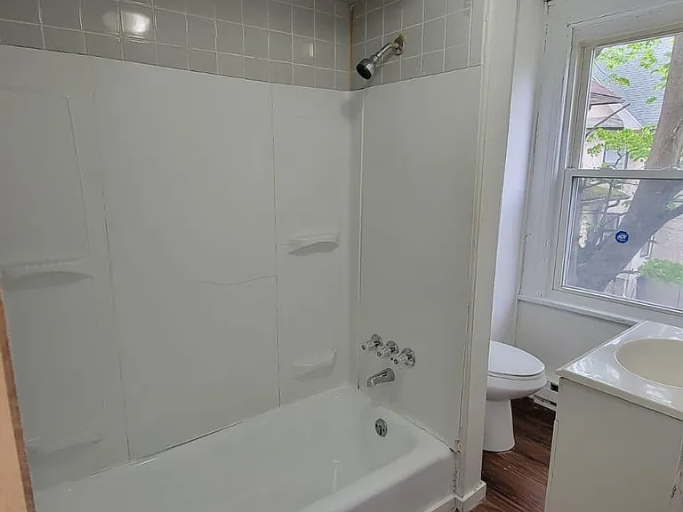 807 Monroe Ave — Photo 6