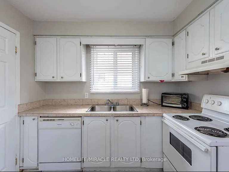 90 Tupper Dr #MAIN — Photo 3