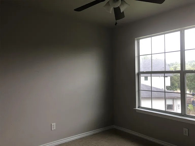 1228B Eleanor St — Photo 3
