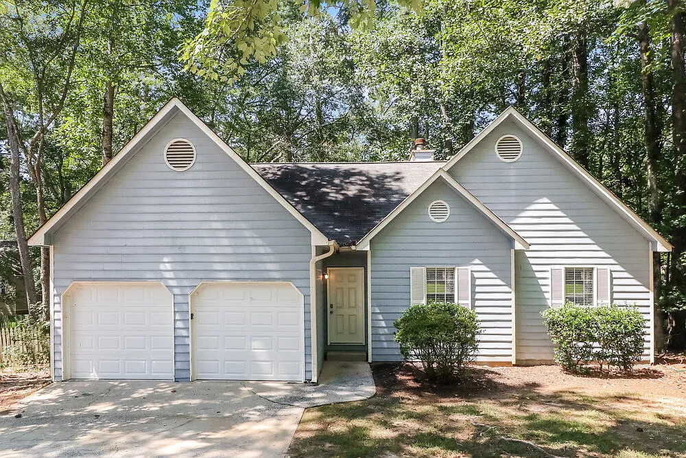 3 bed, 2.0 bath, 1494 sqft, $1,920 — Photo 1