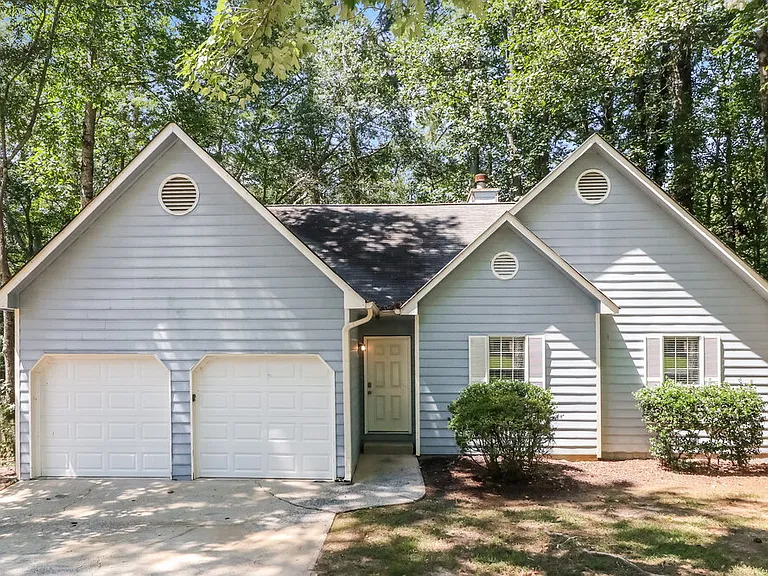 4034 Sharon Woods Dr — Photo 1