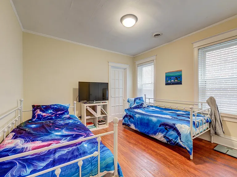 6331 Southwood Ave #2E — Photo 15