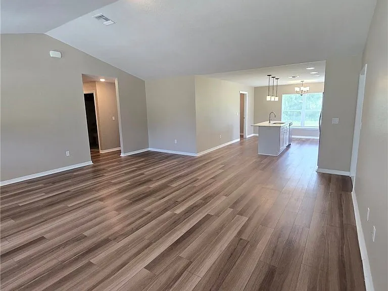 5515 Castania Dr — Photo 2