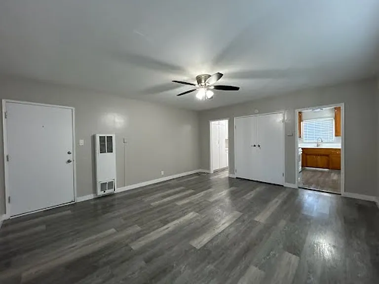 0086 Ocean-Capri Building — Photo 14