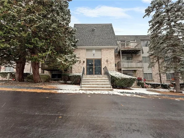 1560 Douglas Ave APT A14, North Providence, RI 02904