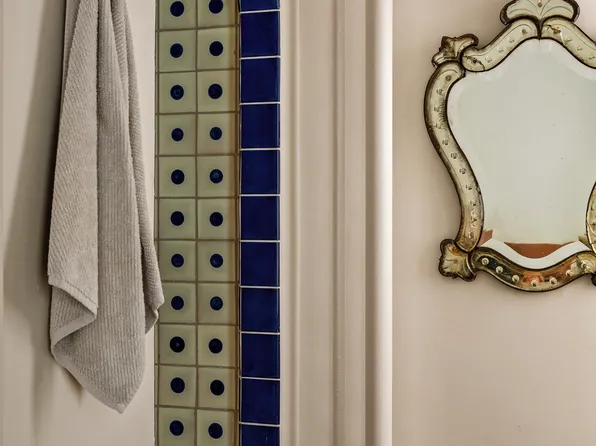 21 East 10th Street image 10 of 10