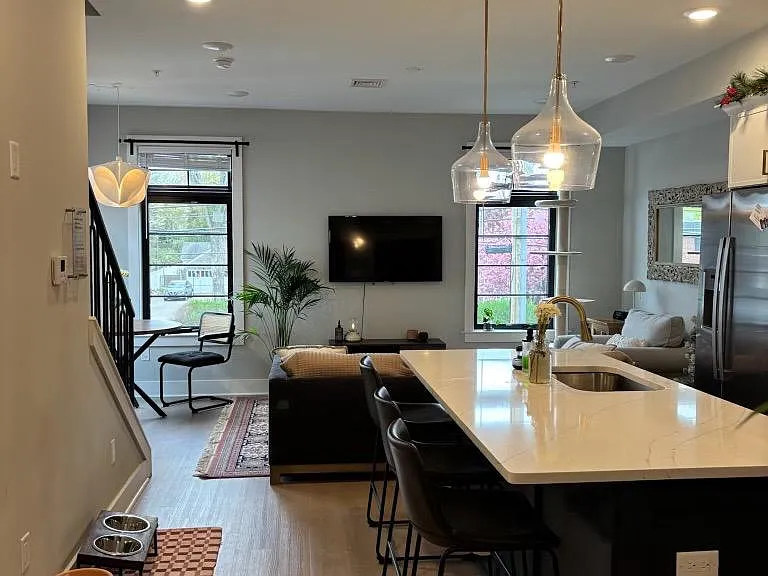 7517 Ridge Ave — Photo 3