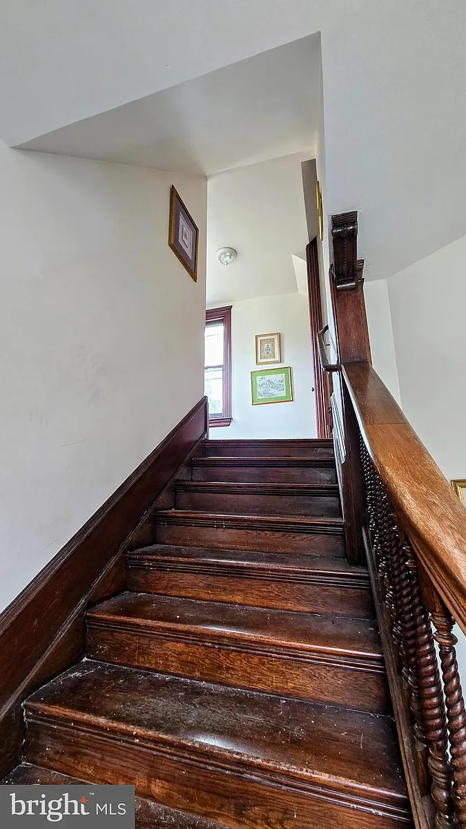 Building Photo - 1500 Mineral Spring Rd #2