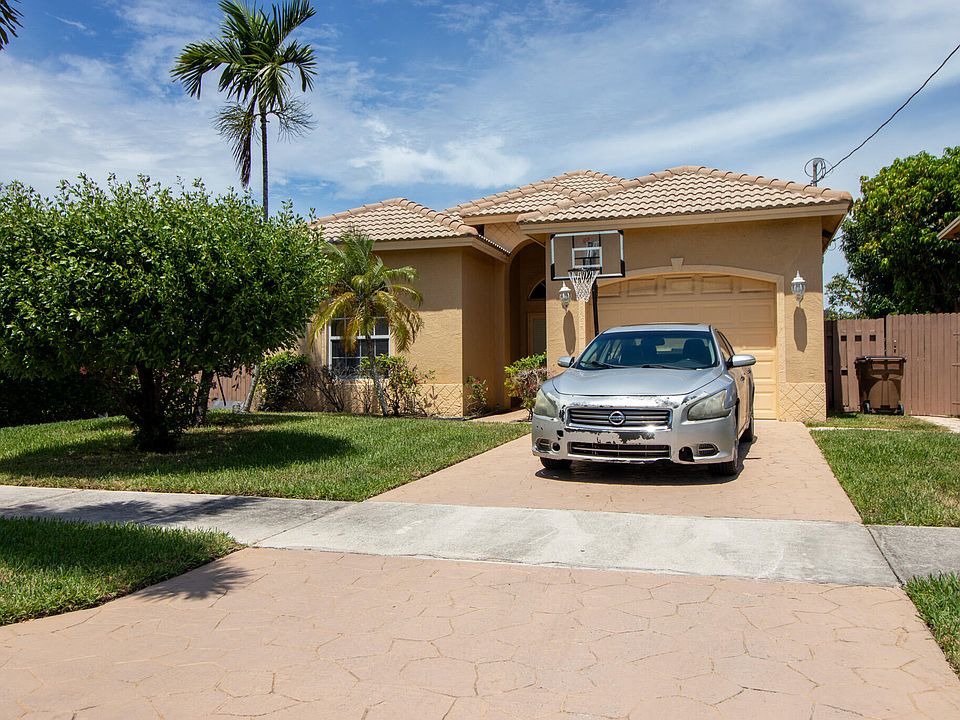 2nd image of 237 SW 8TH Street