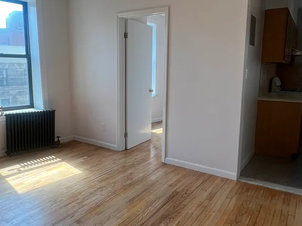 57 Kenmare Street image 1 of 8