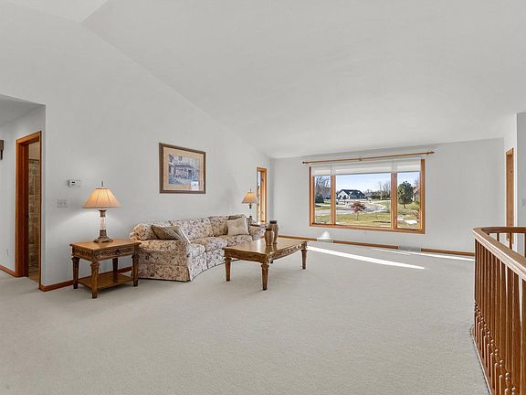 5th image of 157 Meadow Ridge Drive