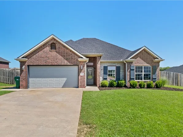 521 Beasley Dr, Centerton, AR 72719