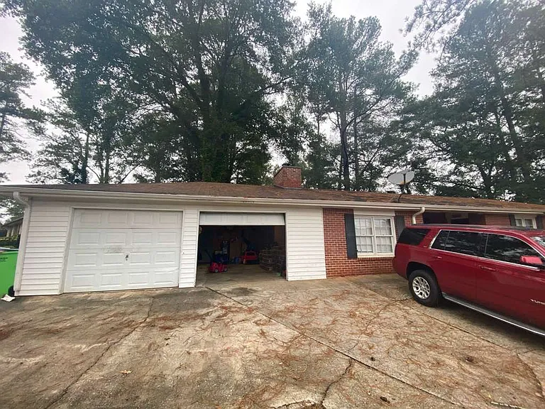 3602 Lakeshore Dr SW — Photo 1