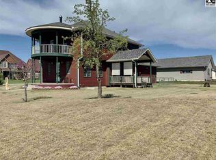 808 Koehn Ave, Moundridge, KS 67107
