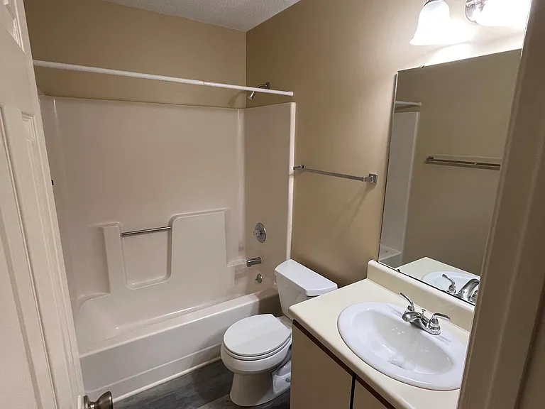 2-bed downstairs batheroom