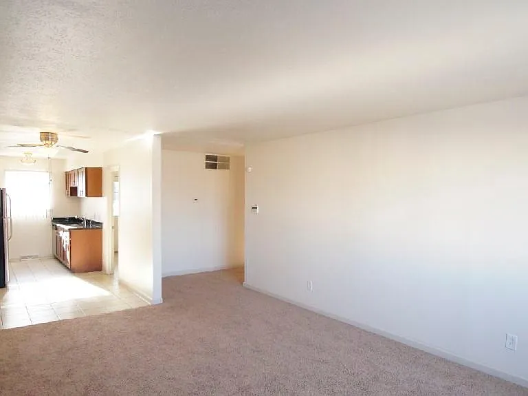7323 Marlborough Ave #UP — Photo 5