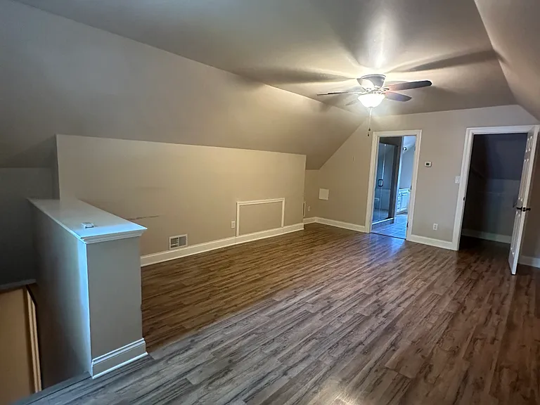528 E Cherry St — Photo 19
