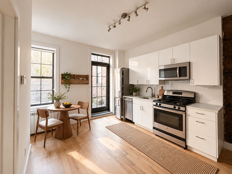 1st image of 152 Franklin St APT 1R