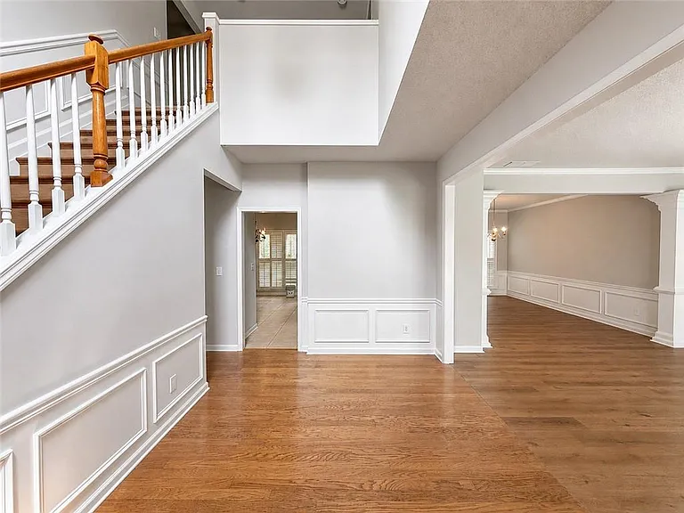 6310 Barwick Ln — Photo 5