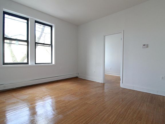 4th image of 752 Woodward Ave Floor 3