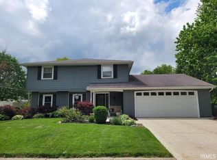 1829 Bear Paw Dr, Fort Wayne, IN 46815