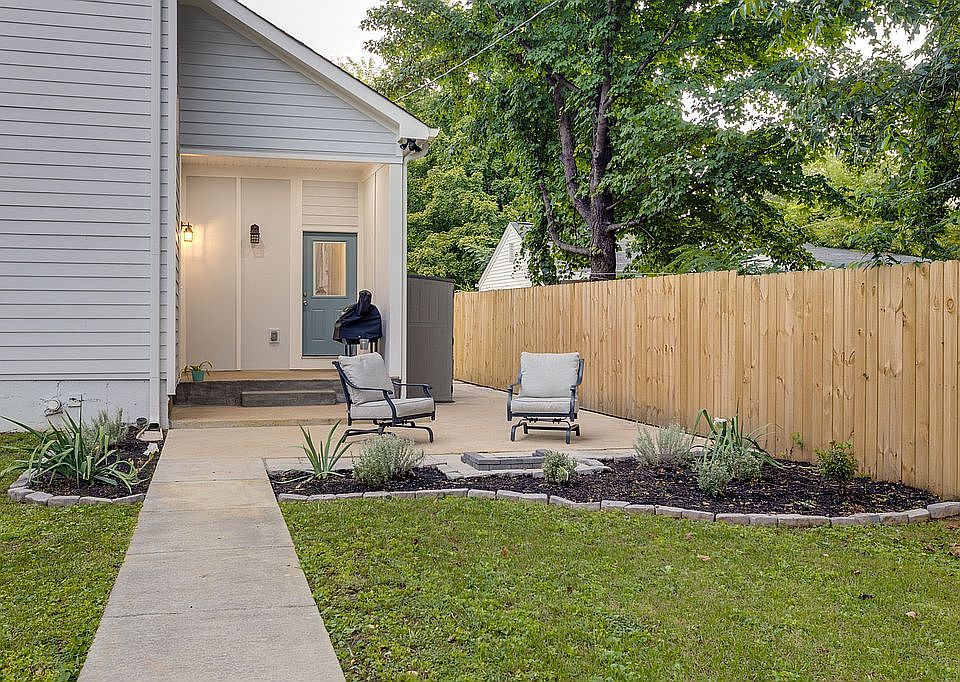2nd image of 213 Valeria St