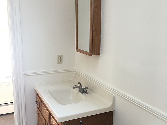 3rd image of 30 Titcomb St #3