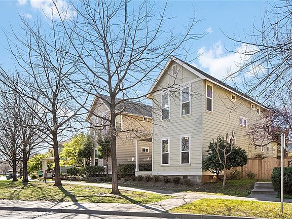 3rd image of 1810 Roth St