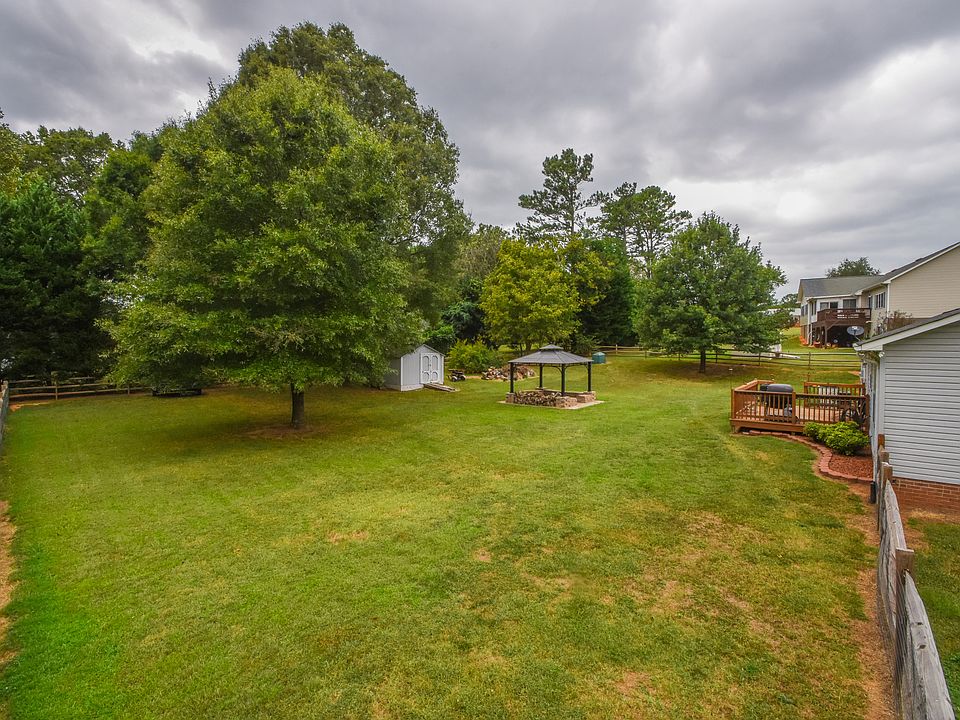2nd image of 118 Beracah Rd