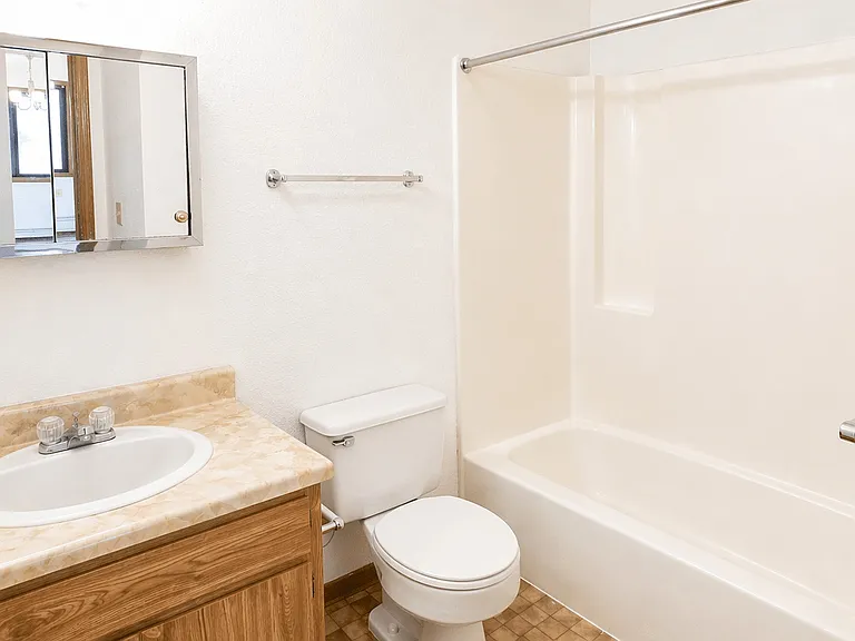 16 Green River Rd — Photo 10