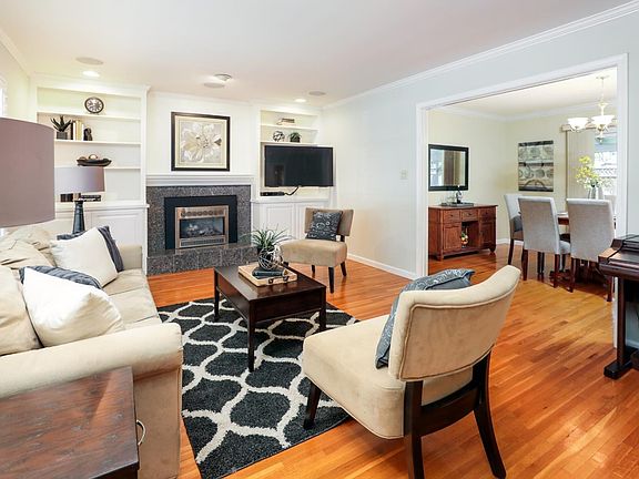 5th image of 62 Herbert Ln