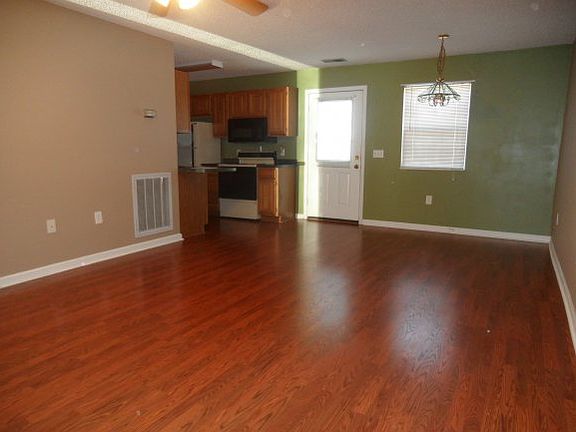 4th image of 1202 Milton Ct #1