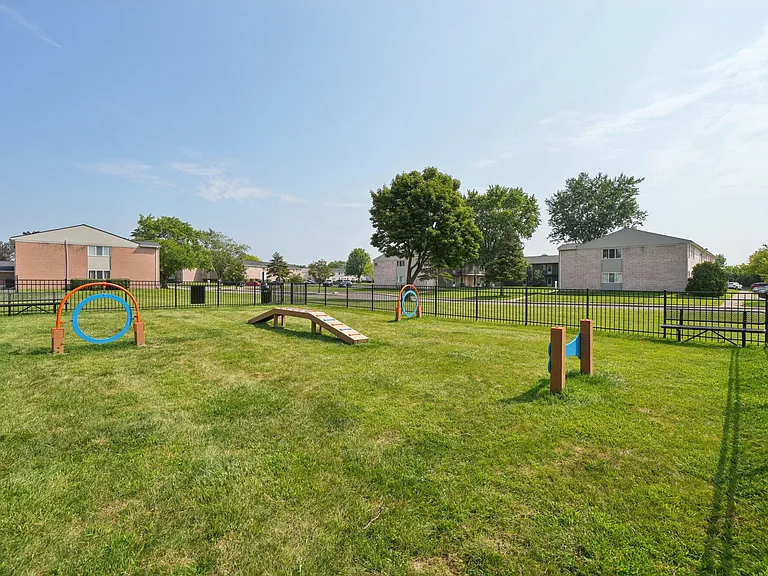 Stoneybrooke Apartments — Photo 12