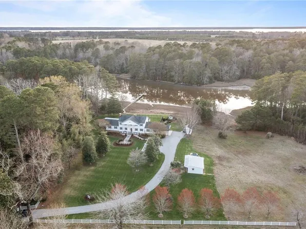 3558 Friant Ln, Hayes, VA 23072