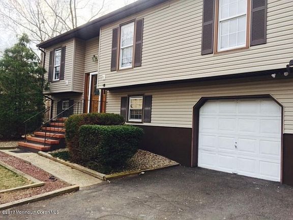 2nd image of 1194 Manor Dr