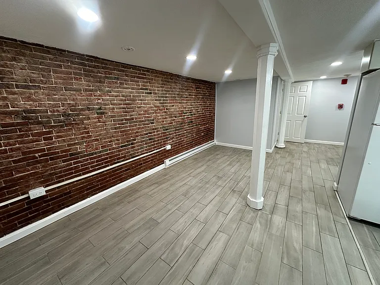 31 Chelsea St — Photo 5