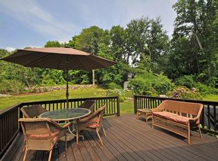 10 Saint Johns Dr, Trumbull, CT 06611