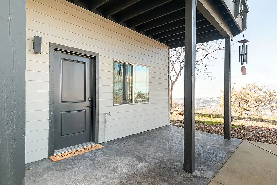 1 bed, 900 sqft, $1,750 — Photo 2