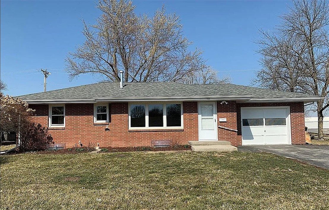 1500 W 3rd Ave, Indianola, IA 50125 Zillow