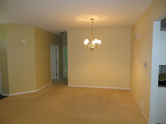 3rd image of 2292 Meadowcroft Ln
