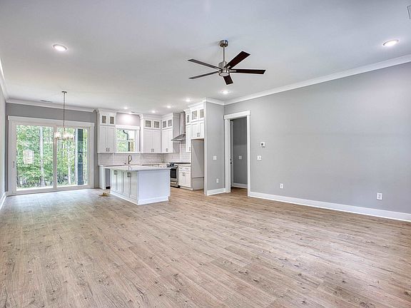 5th image of 198 Fern Creek Ct.